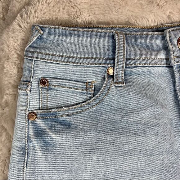 Guess Los Angeles Tennette Fray Hem Denim Shorts With Rose Gold Hardware - Picture 8 of 10